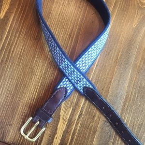 Vineyard Vines Signature Whale Club Belt 28